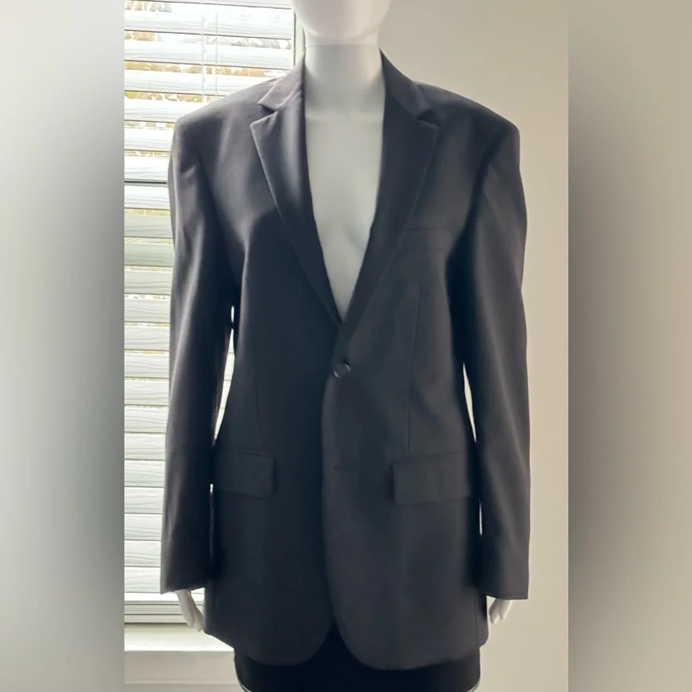 Wilke-Rodriguez men's suit, size 38, standard, waist 32. Fitted jacket and